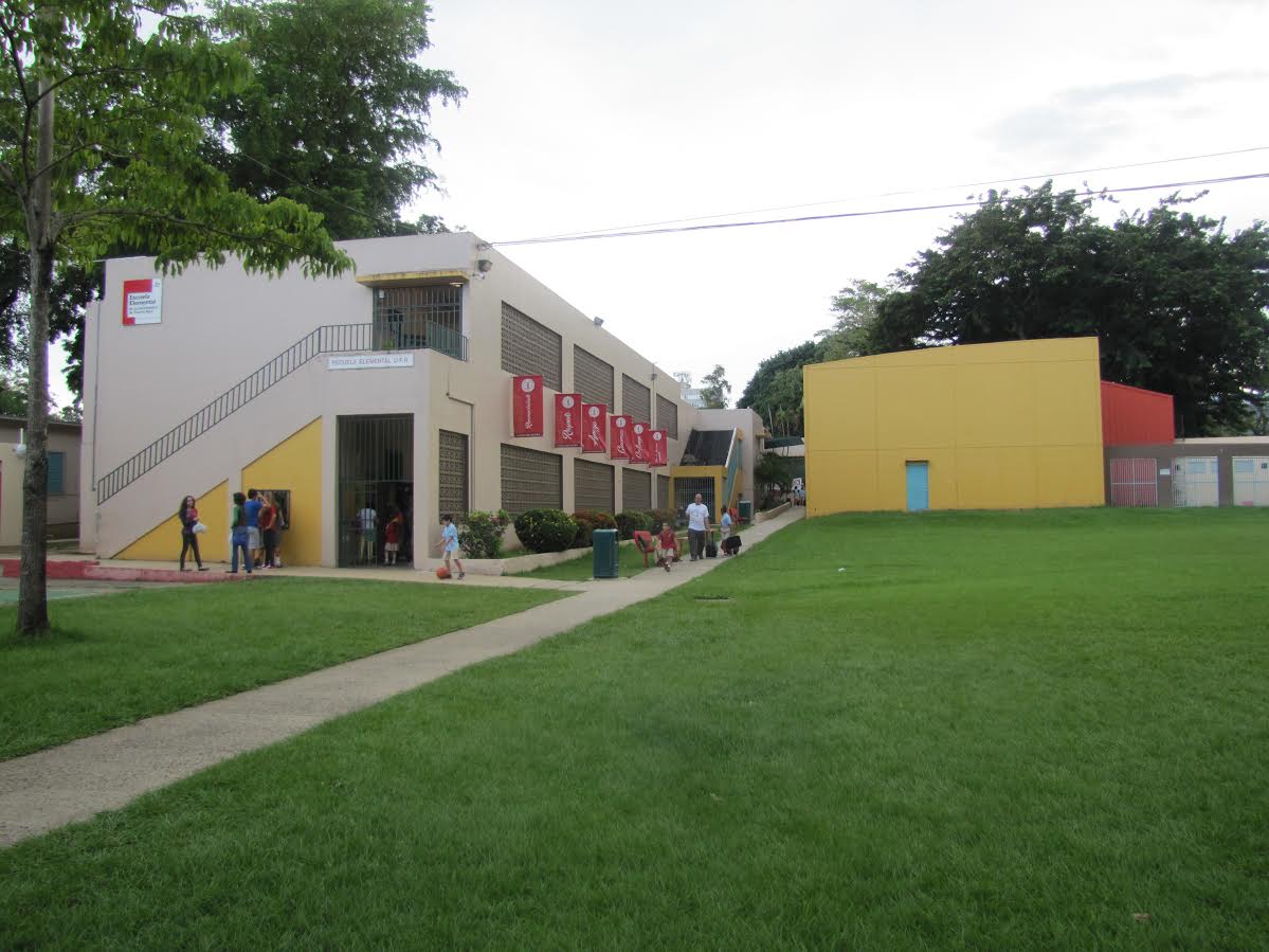 Foto de la Escuela Elemental de la Universidad de Puerto Rico (UPR).